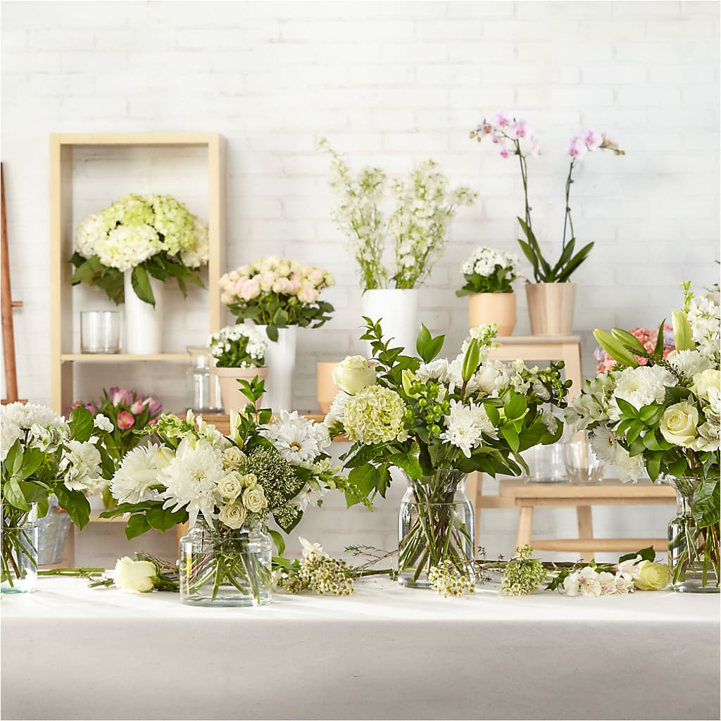 Classic Ivory – A Florist Original – Tda Balloons, Taylors SC