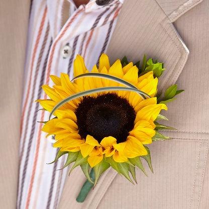 Free Spirit Boutonniere –  Tda Balloons, Taylors SC