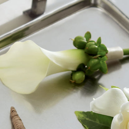 White Calla Boutonniere –  Tda Balloons, Taylors SC